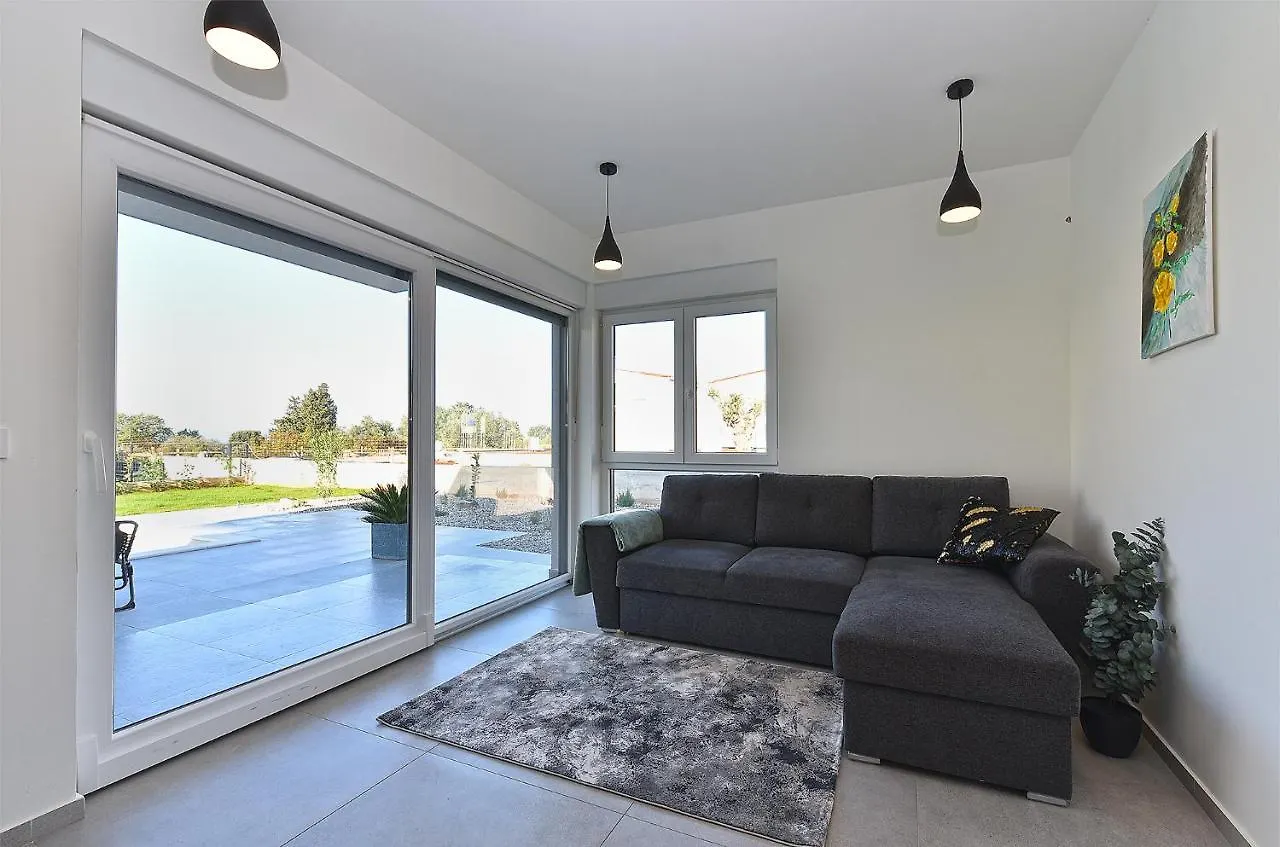 Villa Leko 2203